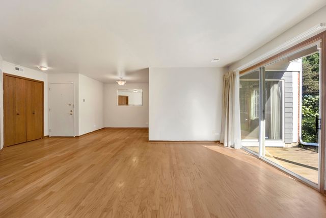 2426 Raleigh Court 7, Schaumburg, IL 60193