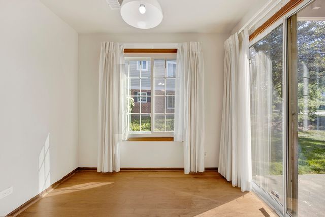 2426 Raleigh Court 7, Schaumburg, IL 60193