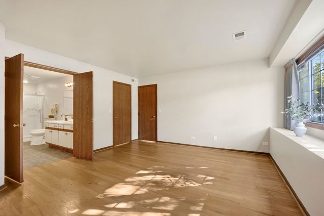 2426 Raleigh Court 7, Schaumburg, IL 60193