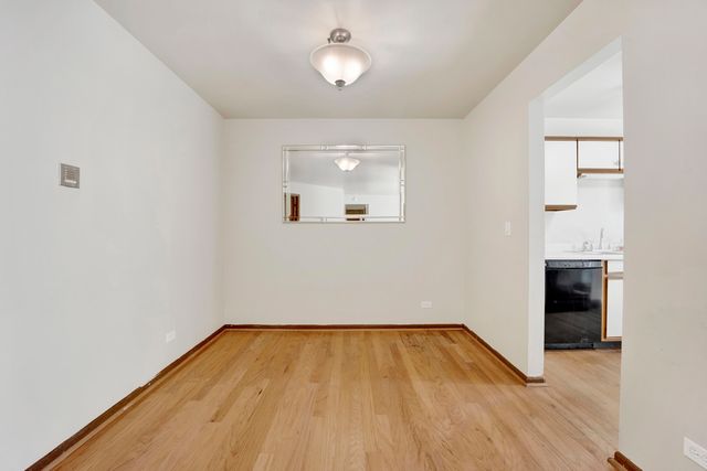 2426 Raleigh Court 7, Schaumburg, IL 60193