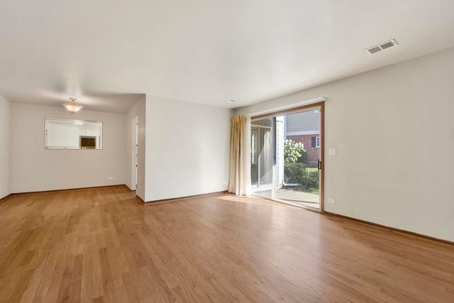 2426 Raleigh Court 7, Schaumburg, IL 60193