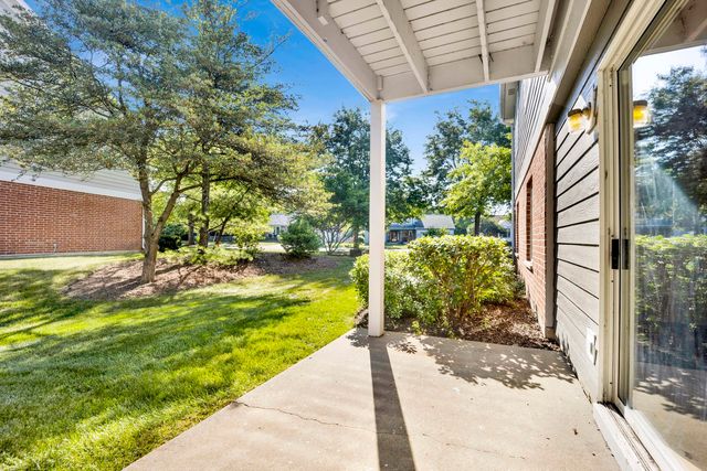 2426 Raleigh Court 7, Schaumburg, IL 60193