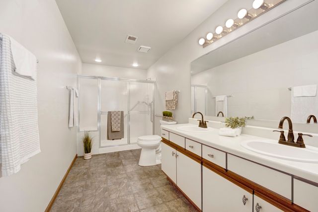 2426 Raleigh Court 7, Schaumburg, IL 60193