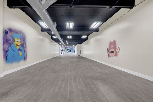 7055 N Clark Street, Chicago, IL 60626