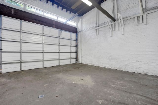 7055 N Clark Street, Chicago, IL 60626