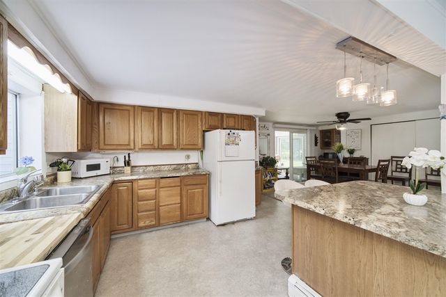 6665 Lakeshore Road, Manistee, MI 49660