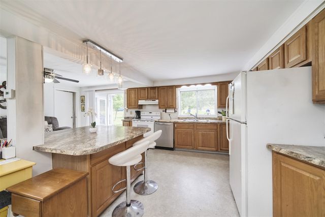 6665 Lakeshore Road, Manistee, MI 49660