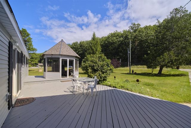 6665 Lakeshore Road, Manistee, MI 49660