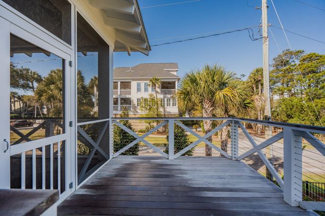 720 W Ashley Avenue, Folly Beach, SC 29439