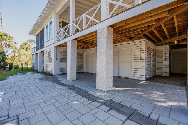 720 W Ashley Avenue, Folly Beach, SC 29439
