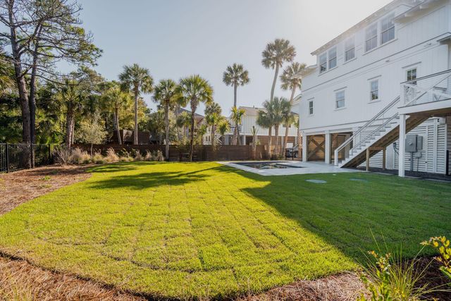 720 W Ashley Avenue, Folly Beach, SC 29439