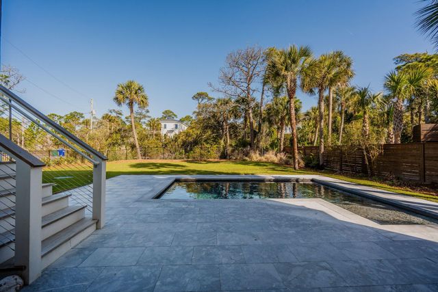 720 W Ashley Avenue, Folly Beach, SC 29439