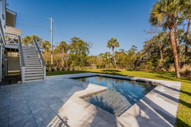 720 W Ashley Avenue, Folly Beach, SC 29439