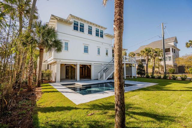 720 W Ashley Avenue, Folly Beach, SC 29439