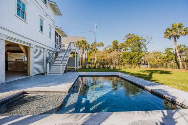 720 W Ashley Avenue, Folly Beach, SC 29439