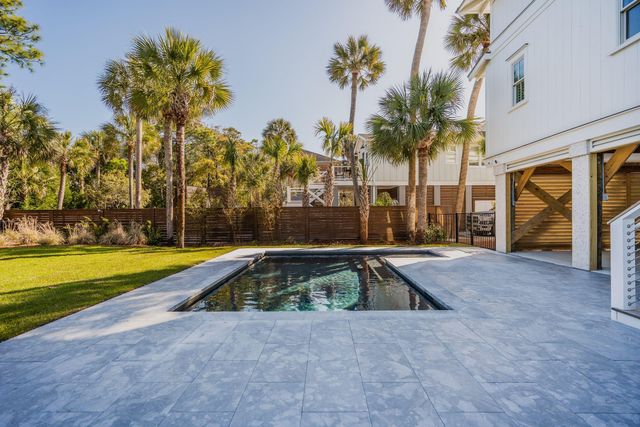 720 W Ashley Avenue, Folly Beach, SC 29439