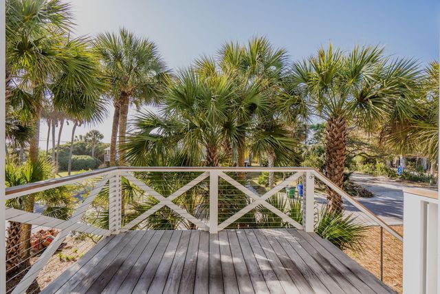 720 W Ashley Avenue, Folly Beach, SC 29439