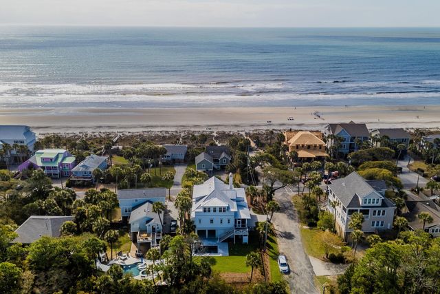 720 W Ashley Avenue, Folly Beach, SC 29439