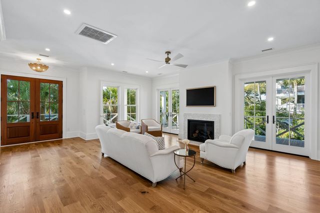 720 W Ashley Avenue, Folly Beach, SC 29439