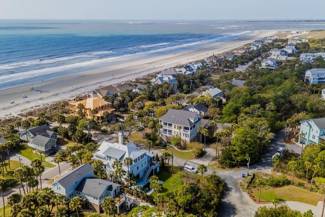 720 W Ashley Avenue, Folly Beach, SC 29439