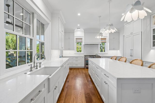 720 W Ashley Avenue, Folly Beach, SC 29439