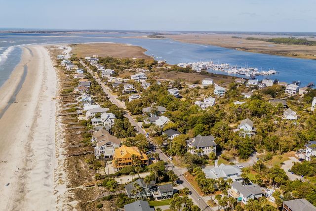 720 W Ashley Avenue, Folly Beach, SC 29439