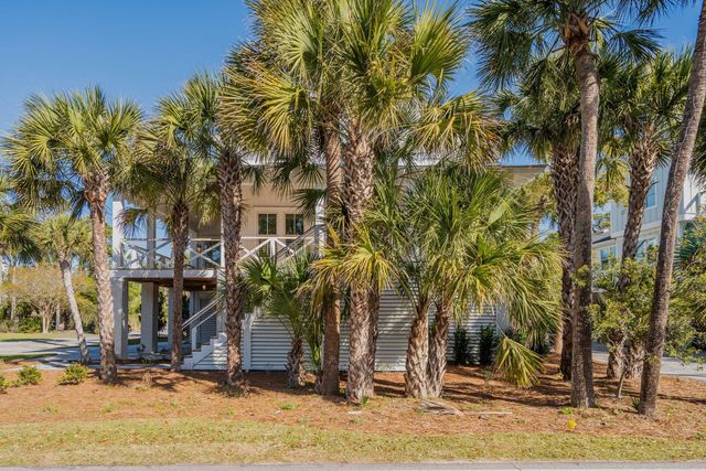 720 W Ashley Avenue, Folly Beach, SC 29439