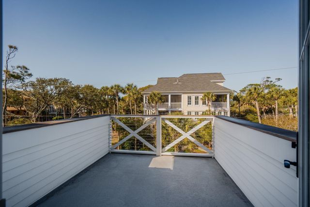 720 W Ashley Avenue, Folly Beach, SC 29439