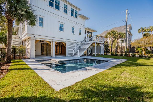 720 W Ashley Avenue, Folly Beach, SC 29439