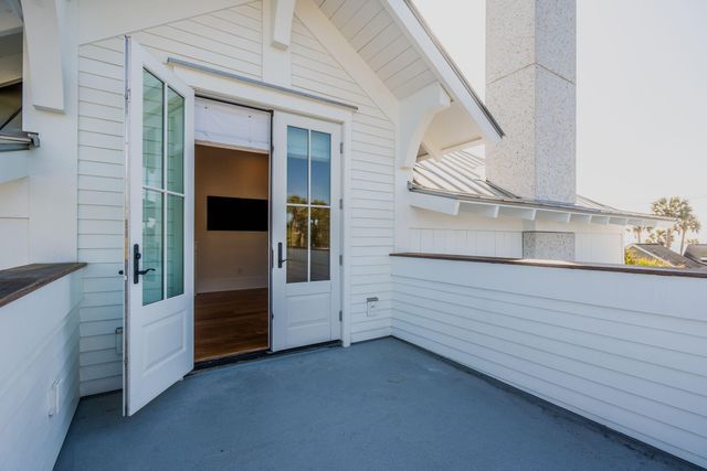 720 W Ashley Avenue, Folly Beach, SC 29439