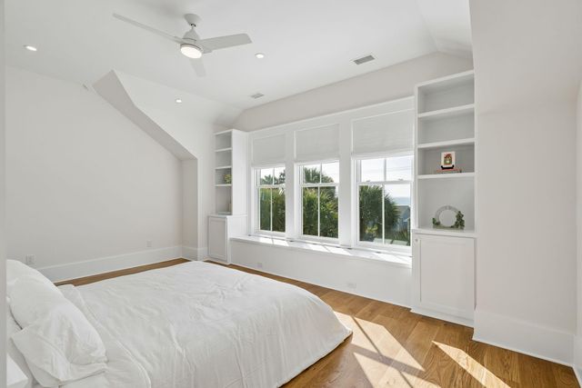 720 W Ashley Avenue, Folly Beach, SC 29439