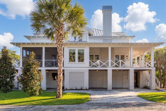 720 W Ashley Avenue, Folly Beach, SC 29439