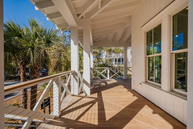 720 W Ashley Avenue, Folly Beach, SC 29439