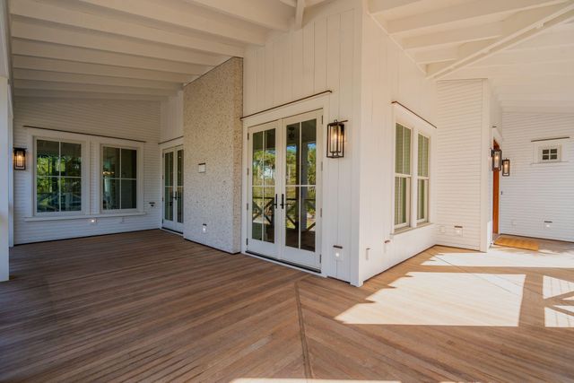 720 W Ashley Avenue, Folly Beach, SC 29439