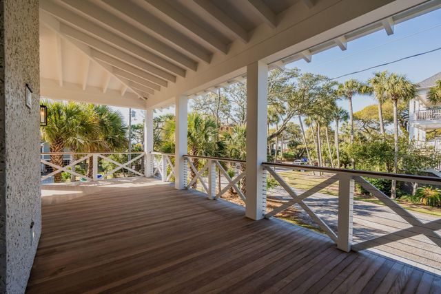 720 W Ashley Avenue, Folly Beach, SC 29439