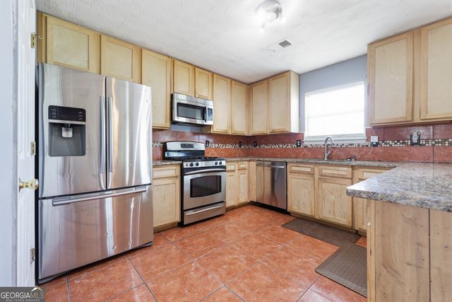 364 Kimberwick Court, Hampton, GA 30228