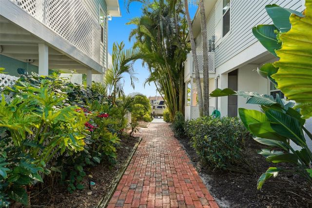 12923 YACHT CLUB PLACE, Cortez, FL 34215