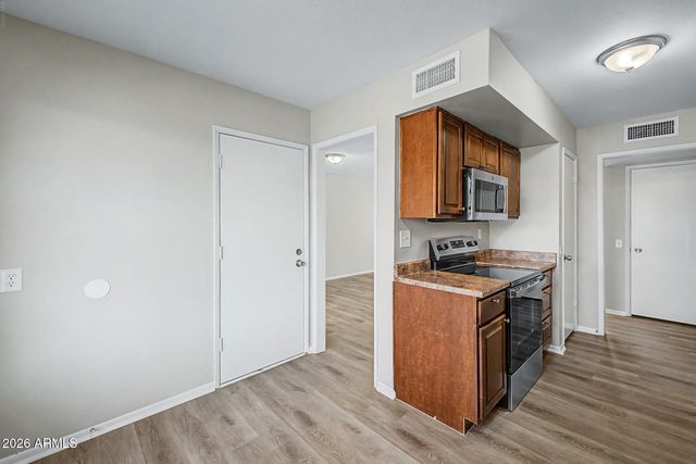 10025 W COGGINS Drive, Sun City, AZ 85351