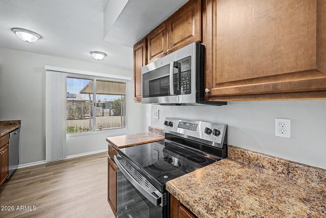 10025 W COGGINS Drive, Sun City, AZ 85351