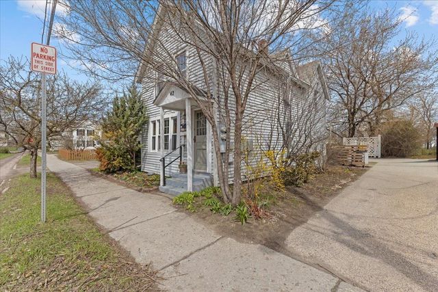 42-44 Oak Street, Burlington, VT 05401