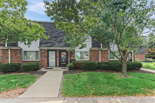 5001 Little Creek Lane C, Godfrey, IL 62035