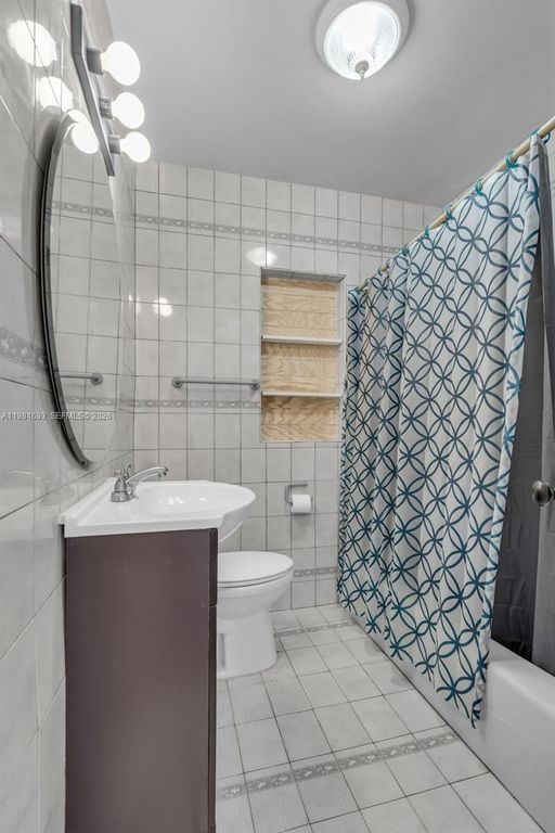 Image 18 of property listing at 2166 NW 18th St, Miami, FL 33125