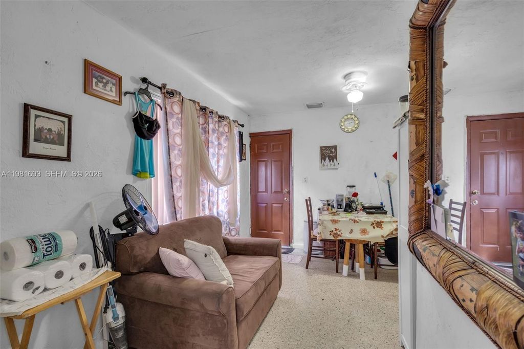 Image 19 of property listing at 2166 NW 18th St, Miami, FL 33125