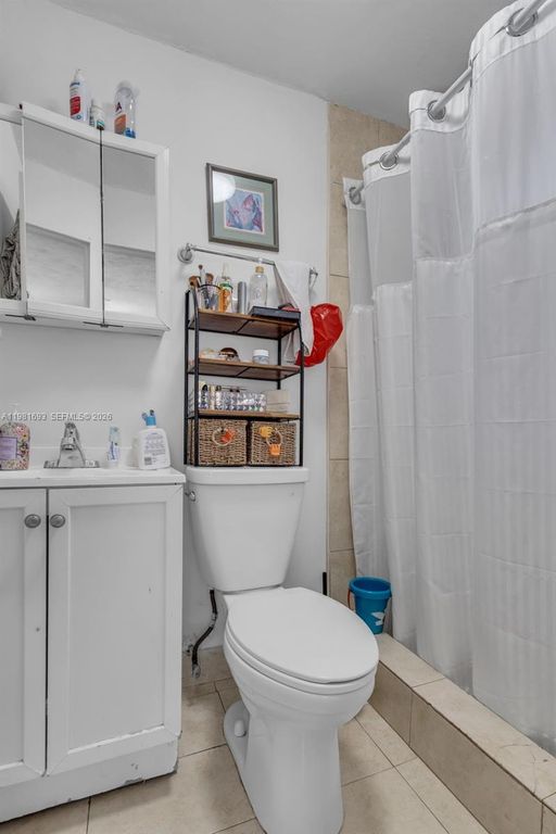 Image 22 of property listing at 2166 NW 18th St, Miami, FL 33125