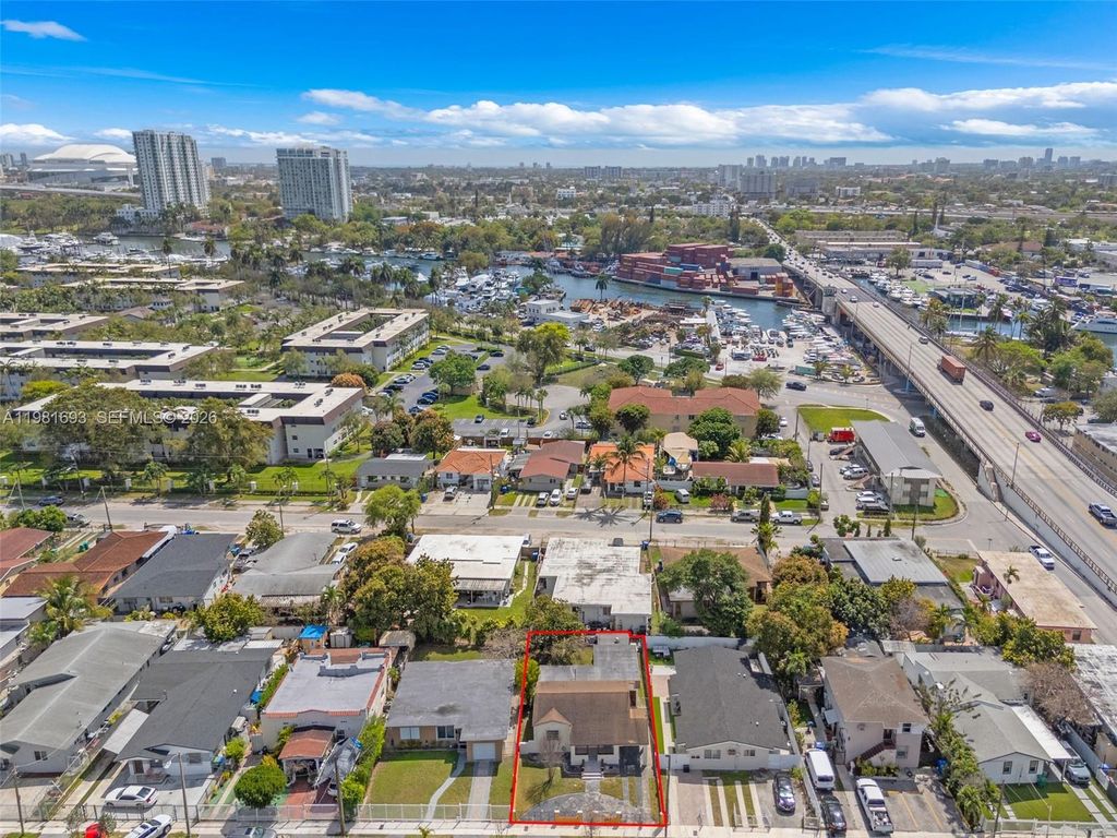 Image 27 of property listing at 2166 NW 18th St, Miami, FL 33125