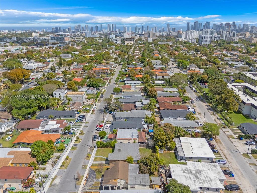 Image 32 of property listing at 2166 NW 18th St, Miami, FL 33125