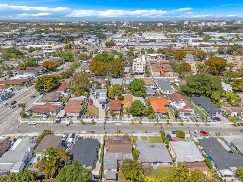 Image 34 of property listing at 2166 NW 18th St, Miami, FL 33125