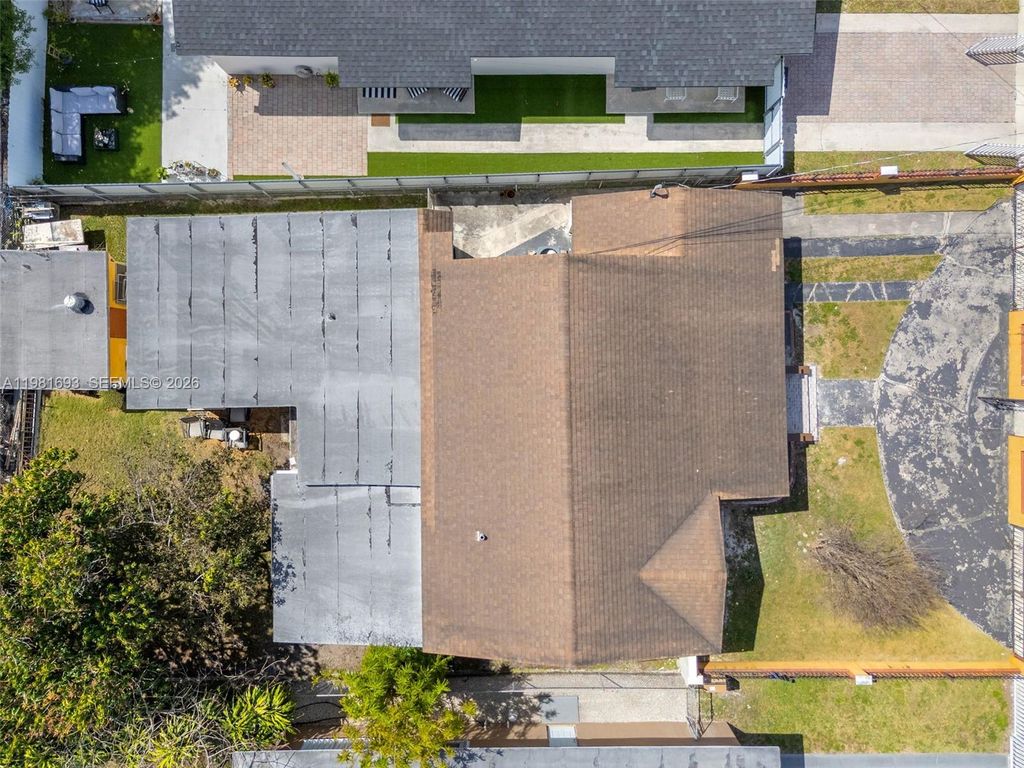 Image 38 of property listing at 2166 NW 18th St, Miami, FL 33125