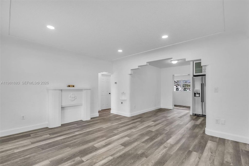 Image 4 of property listing at 2166 NW 18th St, Miami, FL 33125