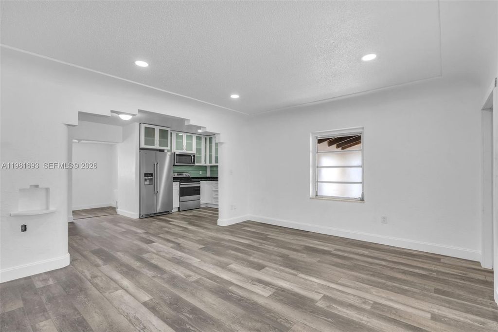 Image 5 of property listing at 2166 NW 18th St, Miami, FL 33125